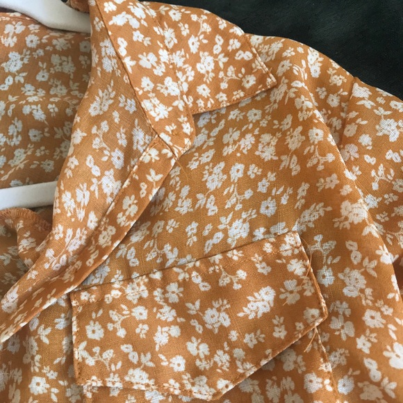 🌻Cropped Translucent Collared Blouse🌻 - Picture 3 of 3